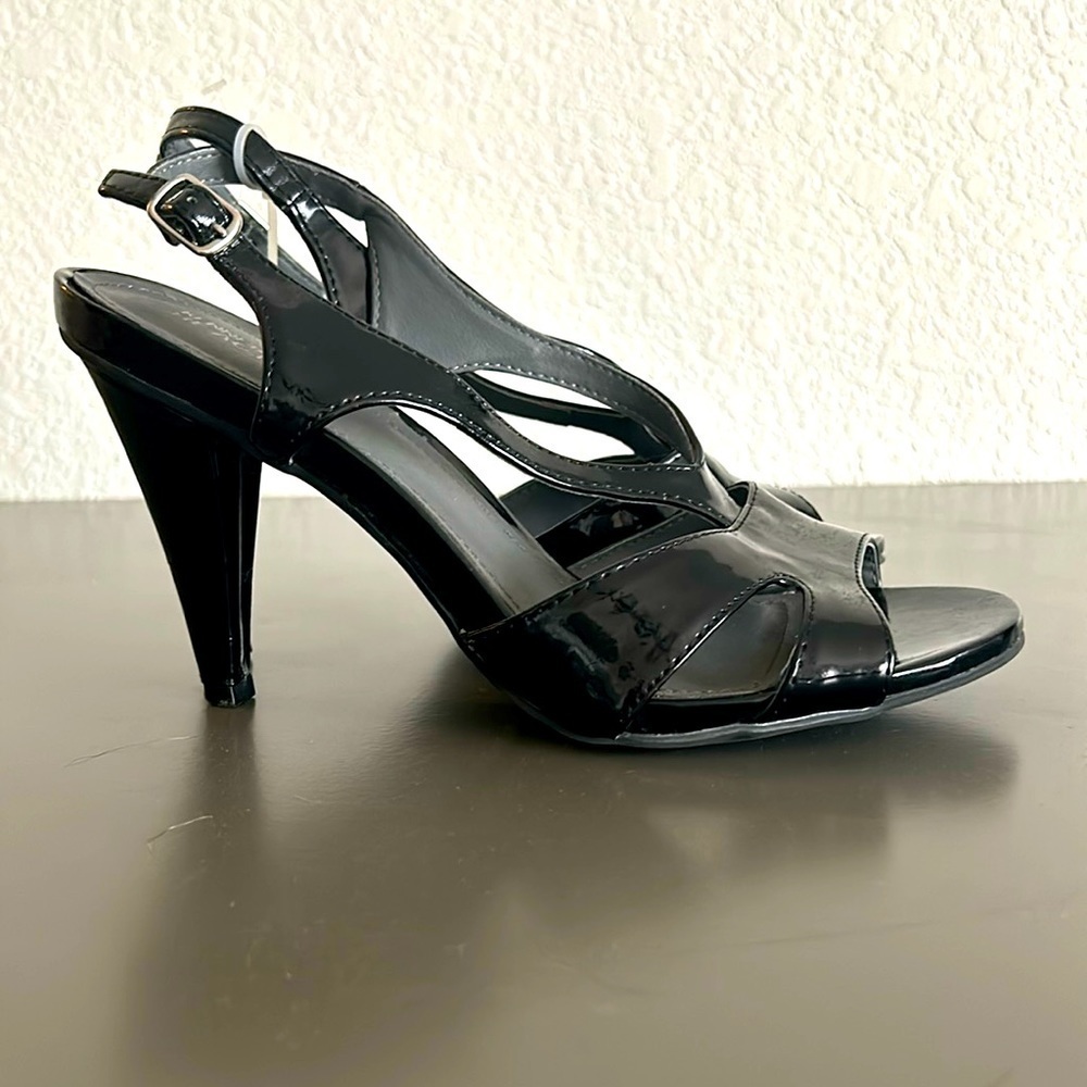 Kenneth Cole Reaction Heels